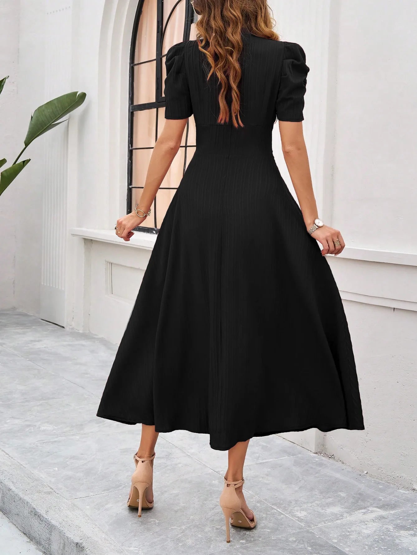 BLACK ELEGANT V-NECK PRINCESS DRESS mfoya