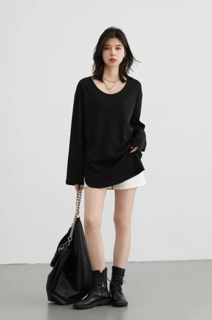 BLACK RELAXED U-NECK LONG SLEEVE TEE mfoya