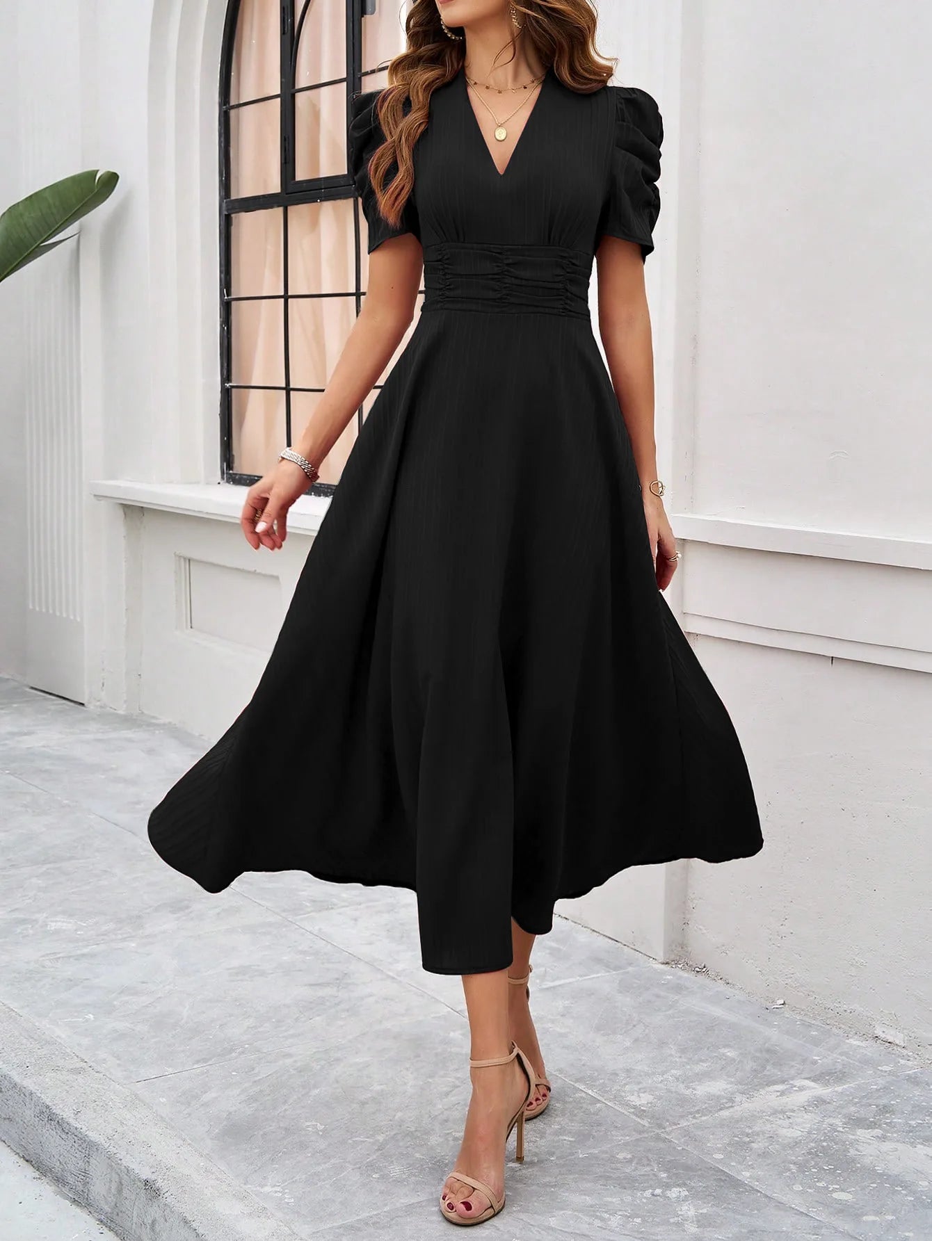 BLACK ELEGANT V-NECK PRINCESS DRESS mfoya