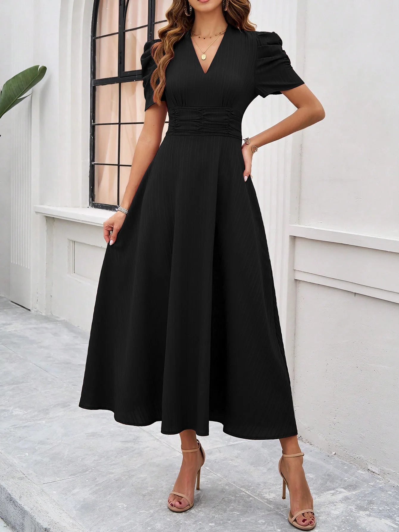 BLACK ELEGANT V-NECK PRINCESS DRESS mfoya