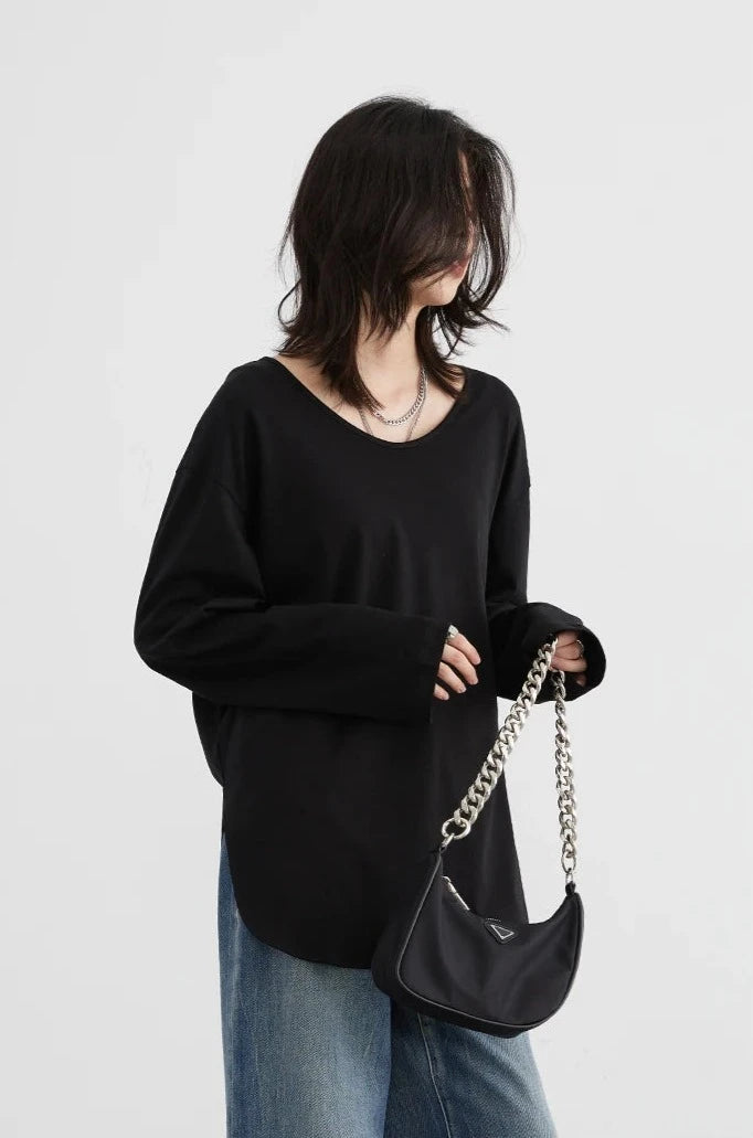 BLACK RELAXED U-NECK LONG SLEEVE TEE mfoya