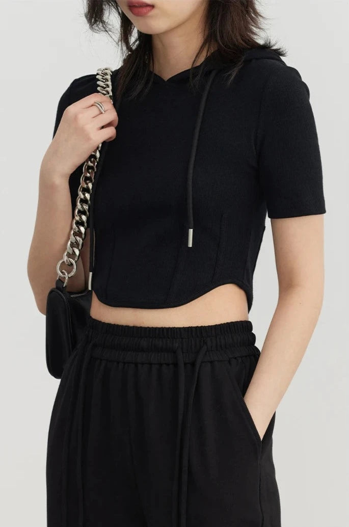 BLACK SOLID HOODED CROP TEE mfoya