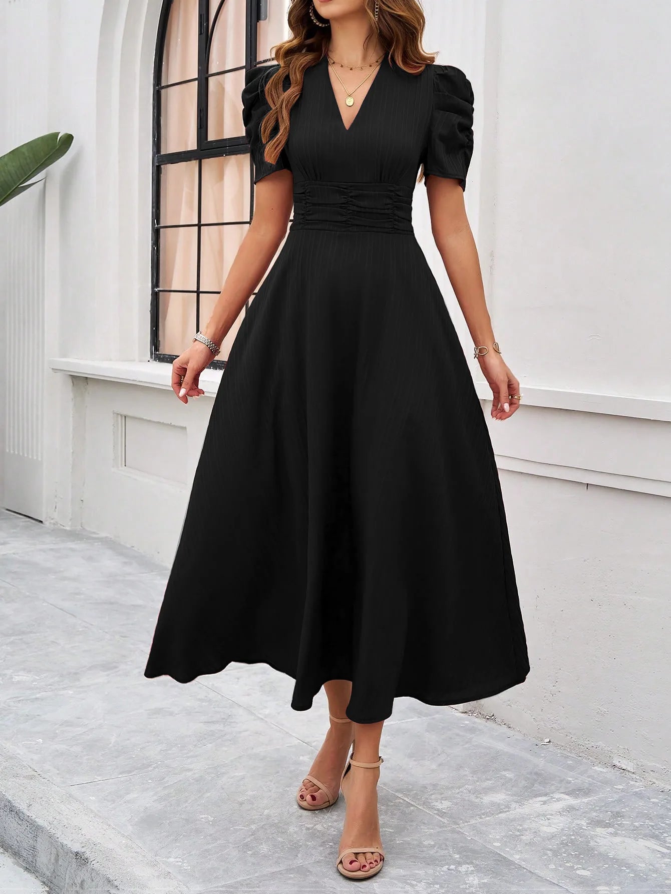 BLACK ELEGANT V-NECK PRINCESS DRESS mfoya