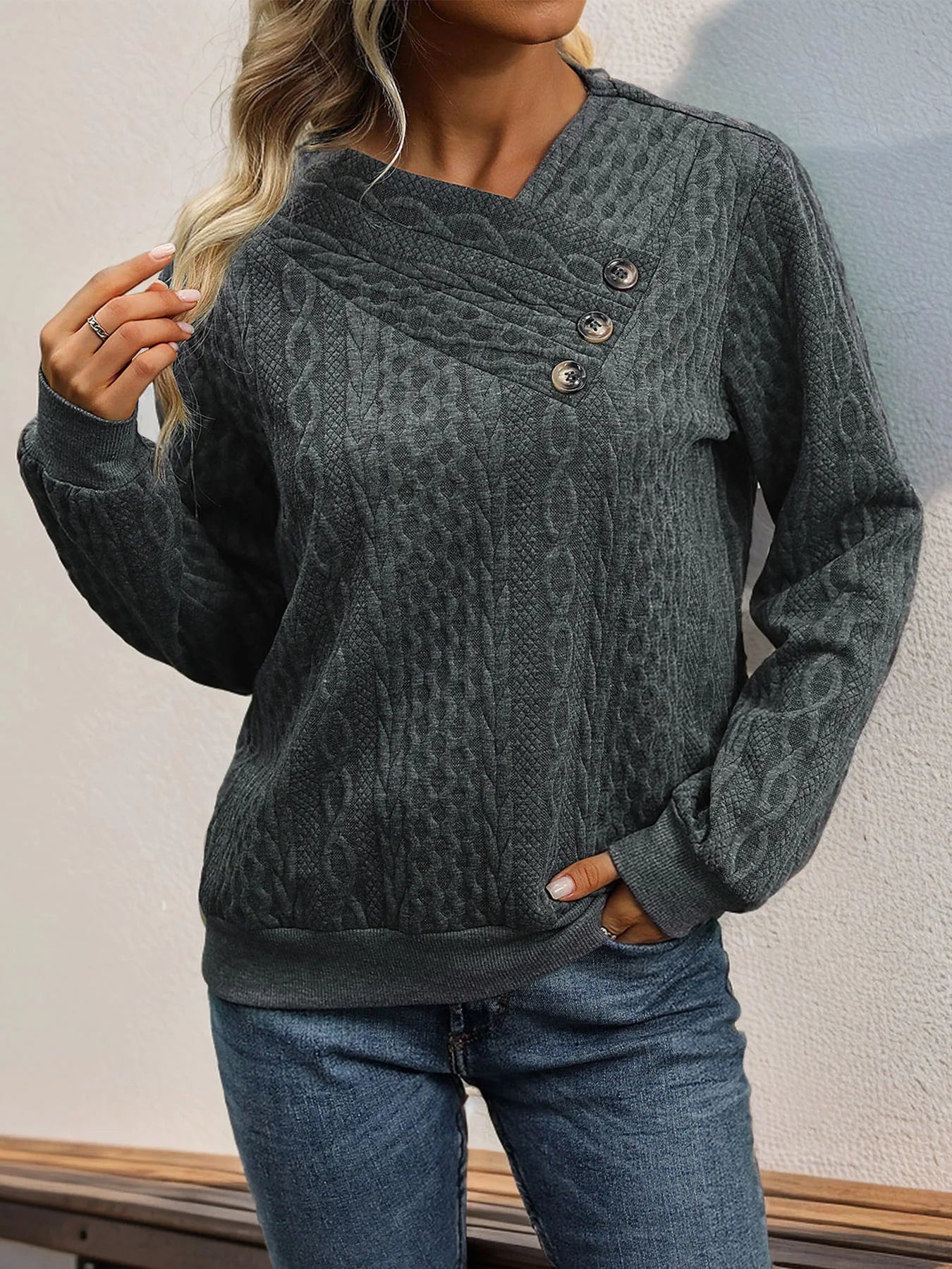 SOLID LONG-SLEEVE PLEATED SWEATER mfoya