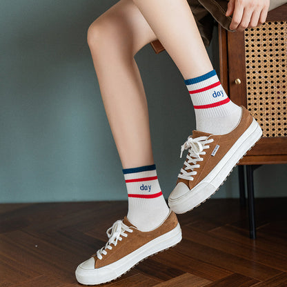 LETTER PATTERNED SOCKS